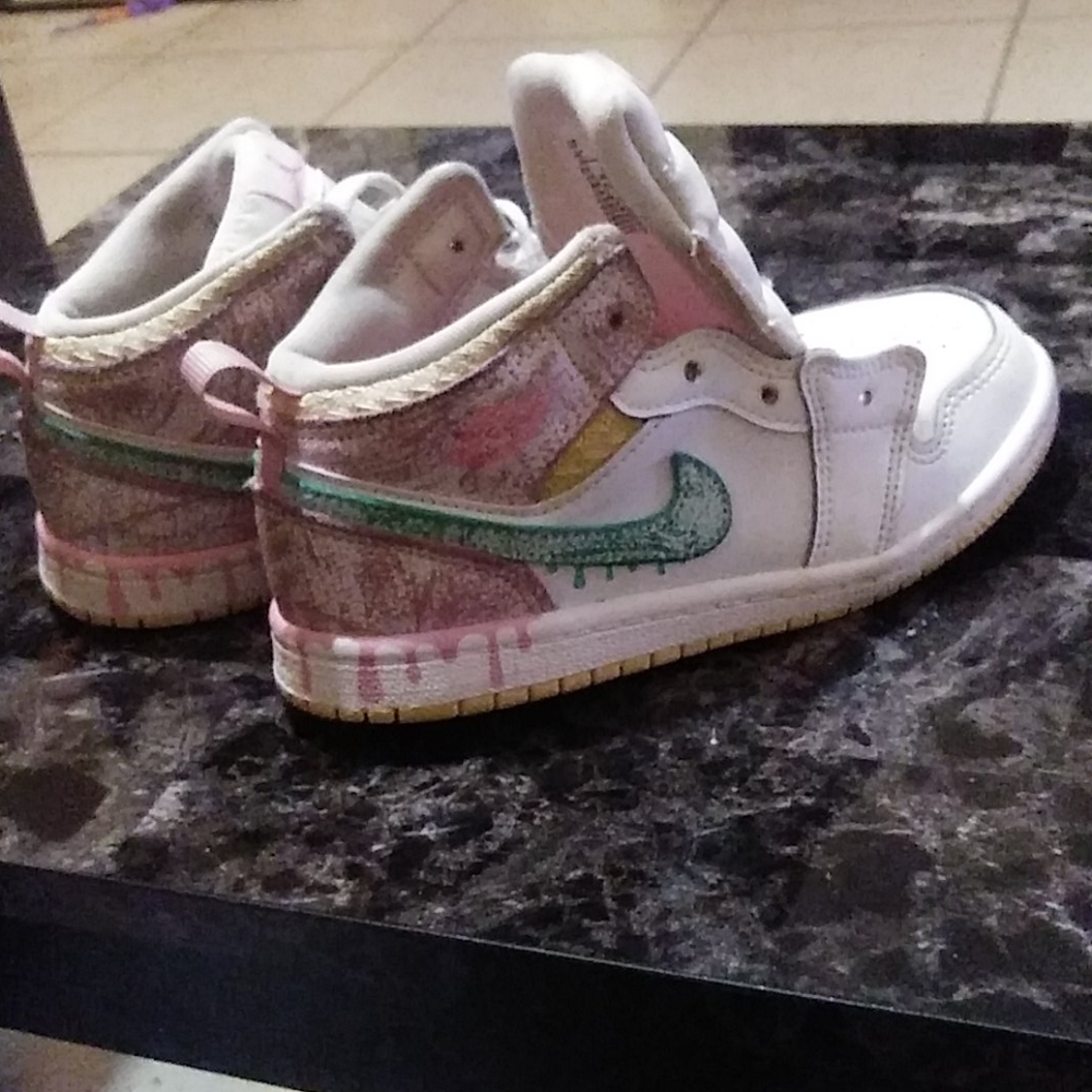 Jordan 1 mid paint drip rd